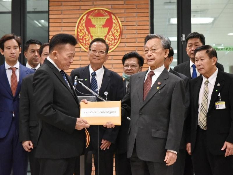 ถ้าร่างแก้รัฐธรรมนูญผ่านปีนี้ ปลายปีหน้าได้รัฐธรรมนูญใหม่