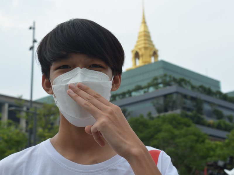 คืนไม่เห็นจันทร์ กลางวันไม่เห็นพระอาทิตย์ ชีวิตในเรือนจำของ “ปูนทะลุฟ้า”