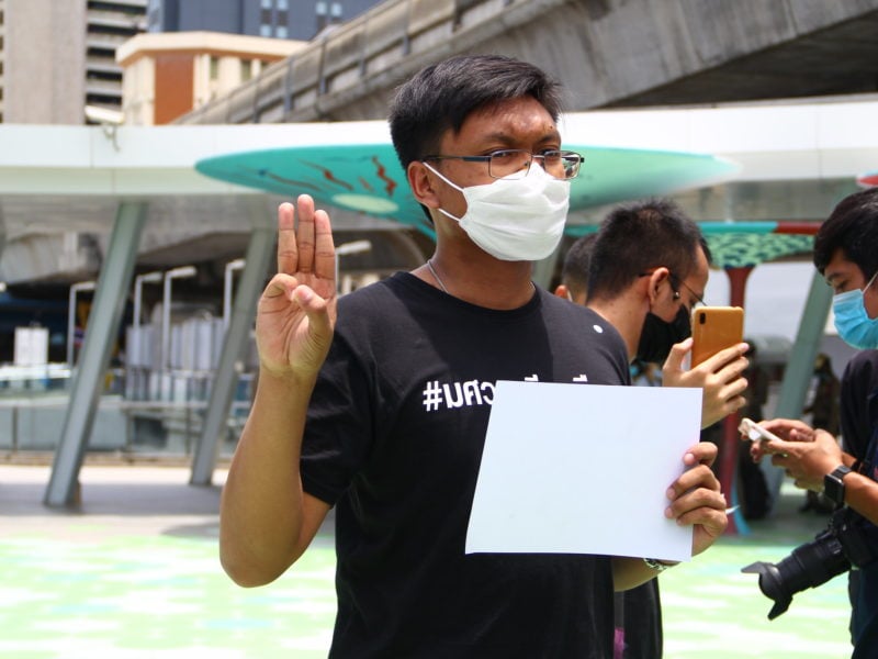 ขนุน สิรภพ “คงแค่ยิ้มสู้” ระหว่างศาลอุทธรณ์ไม่ให้ประกันตัวในคดีมาตรา 112